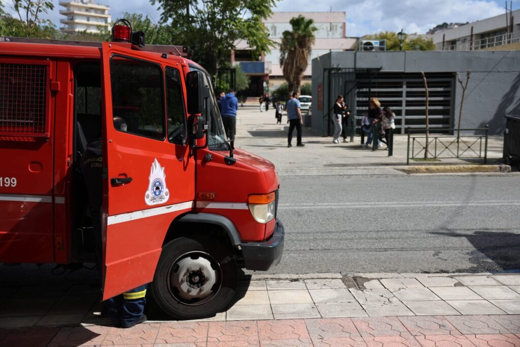 Κλειστό το σχολικό συγκρότημα της Γκράβας – Με τηλεκπαίδευση τα μαθήματα – Ξεκινούν οι έλεγχοι για την οσμή του αερίου
