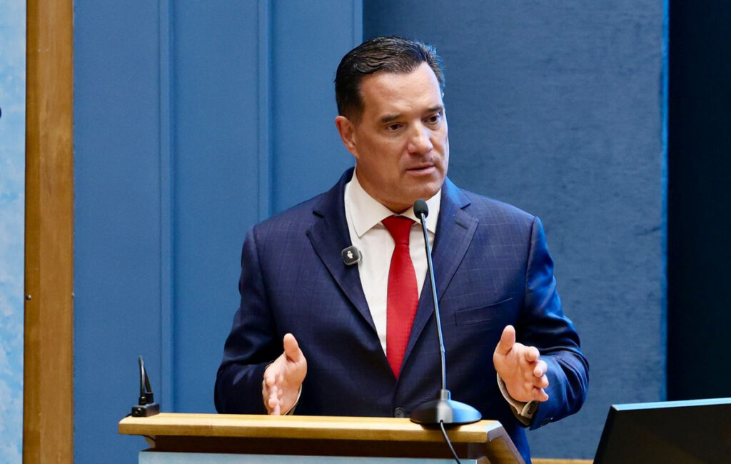 Ο Α. Γεωργιάδης τα έβαλε με την «αριστερή τρέλα και υποκρισία»: Τους ενόχλησε το σύνθημα της ΔΑΠ – Αν πετάγαμε μολότοφ, θα τους άρεσε