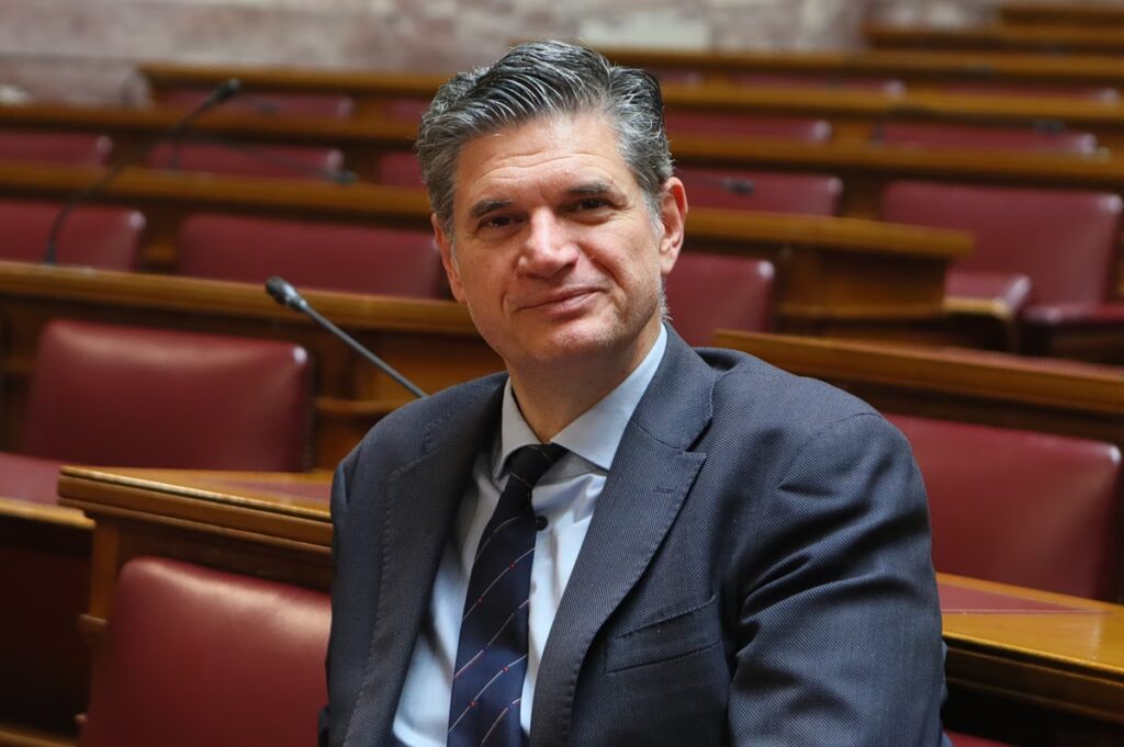 Καλαματιανός: Παρέδωσε στον πρόεδρο της Βουλής την επιστολή παραίτησής του από το βουλευτικό αξίωμα