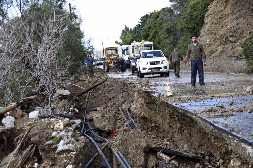 Κρήτη: Επί ποδός μετά το νέο κύμα κακοκαιρίας – Τεράστιες καταστροφές σε Ζωνιανά, Ιεράπετρα