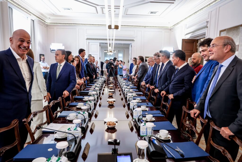 ΝΔ: Εντείνονται οι κινήσεις των επίδοξων παικτών για τη μετά-Μητσοτάκη εποχή – Το ανύπαρκτο ραντεβού Μητσοτάκη-Μεϊμαράκη
