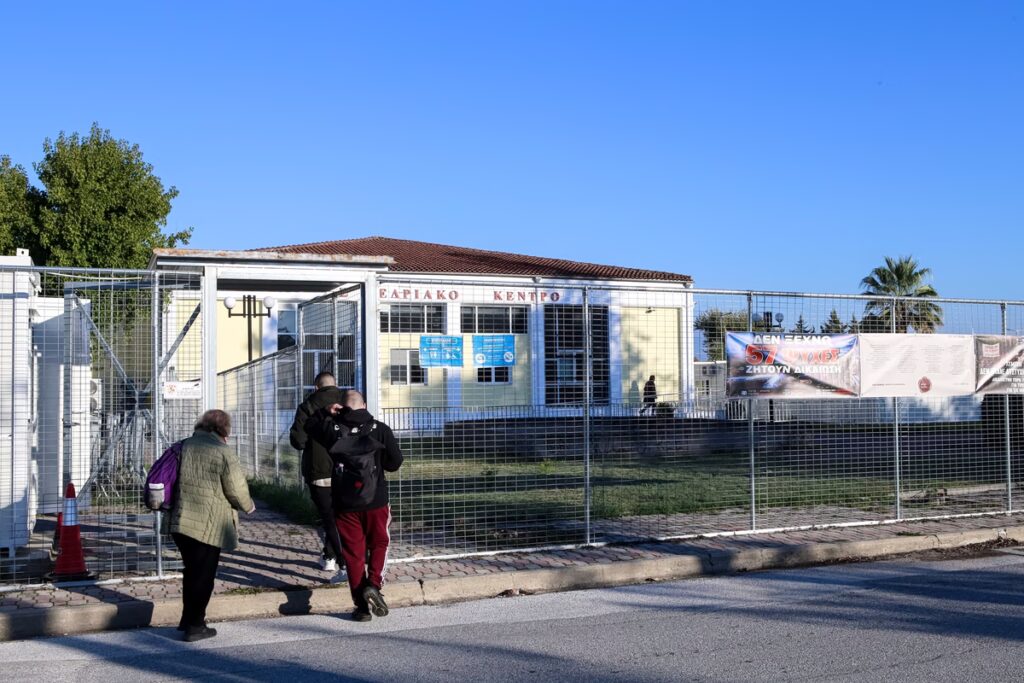 Δίκη για τα Τέμπη: Συνέχεια καταθέσεων συγγενών θυμάτων και επιβατών