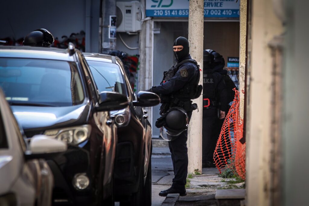 Τι εξετάζουν οι Αρχές για την έκρηξη στον Κολωνό