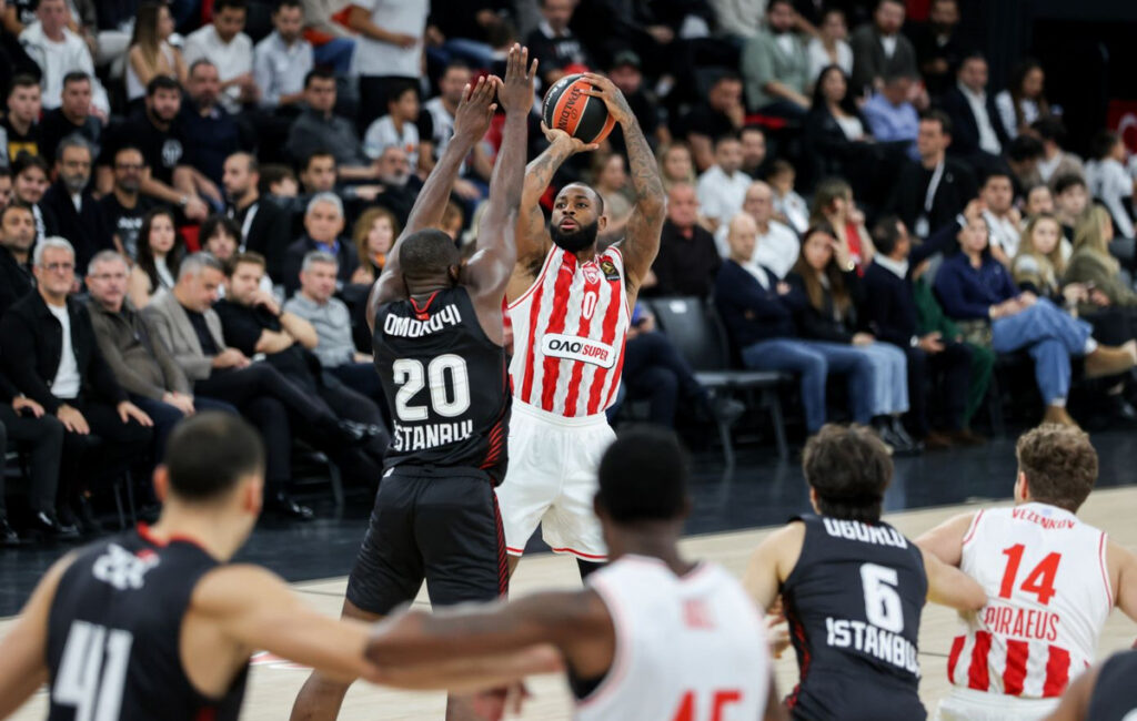 Μπεσίκτας-Ολυμπιακός 73-81: Πέρασαν από την Κωνσταντινούπολη οι «ερυθρόλευκοι»