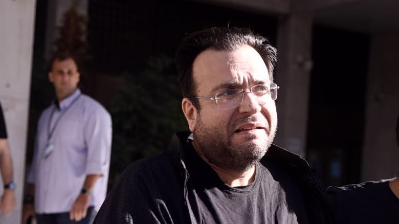 Νέοι διάλογοι «καίνε» τον Φίλιππο Καμπούρη – «Δεν υπάρχει απάτη, δεν έχει εξαπατηθεί το Δημόσιο» λέει ο δικηγόρος του