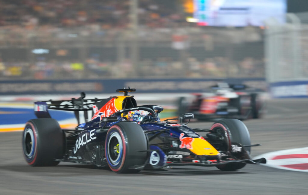 Formula 1: Νικητής ο Φερστάπεν στη Σιγκαπούρη, πιο κοντά στον τίτλο ο Αντονέλι