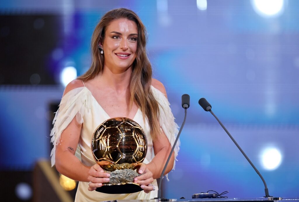Alexia Putellas: Η τρίτη Χρυσή Μπάλα και το συγκινητικό μήνυμά της – «Κυνηγήστε τα όνειρά σας…»