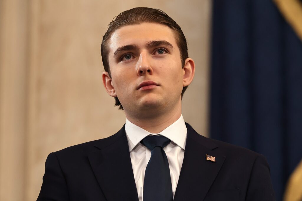 Σε σχέση ο Barron Trump – Ποια είναι η κοπέλα του 20χρονου γιου του Donald και της Melania