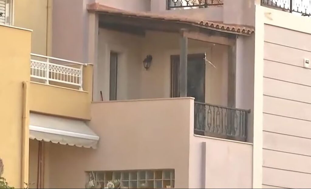 Αιματηρή επίθεση στο Λαύριο: Πέντε φορές είχε καταγγείλει η γυναίκα τον πρώην σύντροφό της – Είχε panic button