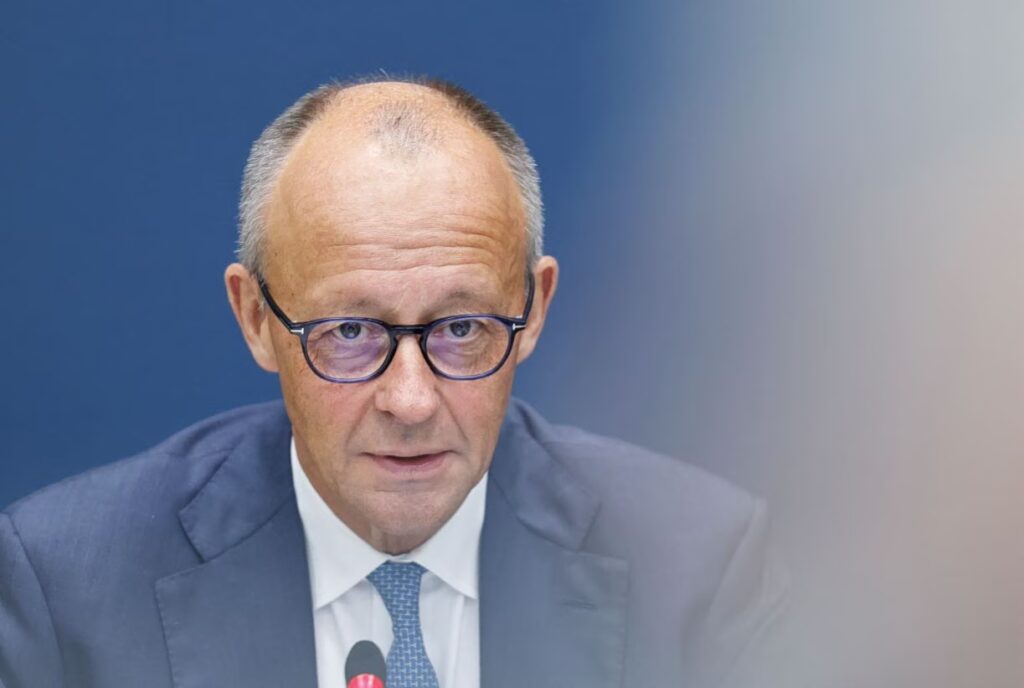 Ουκρανία: Έφτασε στο Κίεβο ο Μερτς – «Αν δεν σταματήσουμε τη Ρωσία, αργά ή γρήγορα θα στραφεί εναντίον μας»