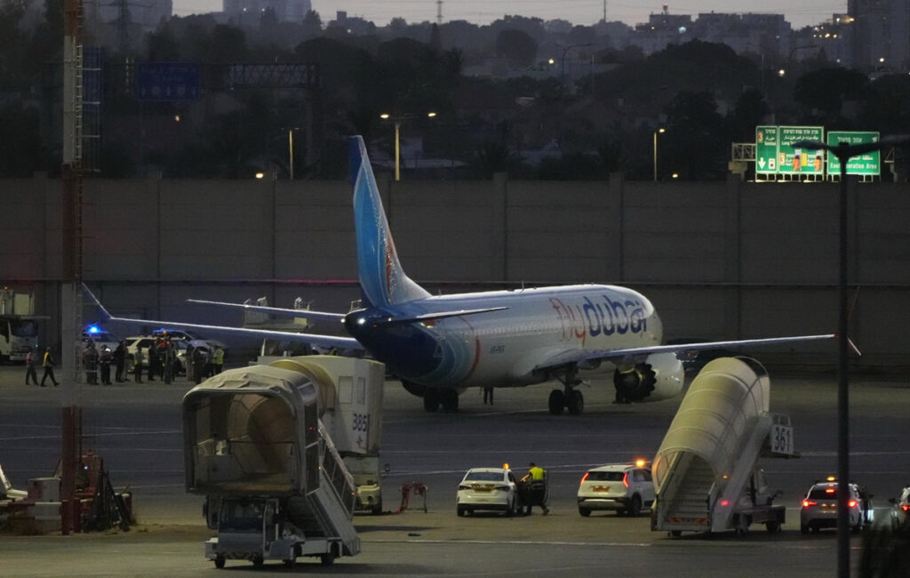 Flydubai: Νέες αποκαλύψεις από τους επιβάτες που μπήκαν στο πιλοτήριο – Πώς απέτρεψαν την τραγωδία, χειρουργήθηκε ο κυβερνήτης