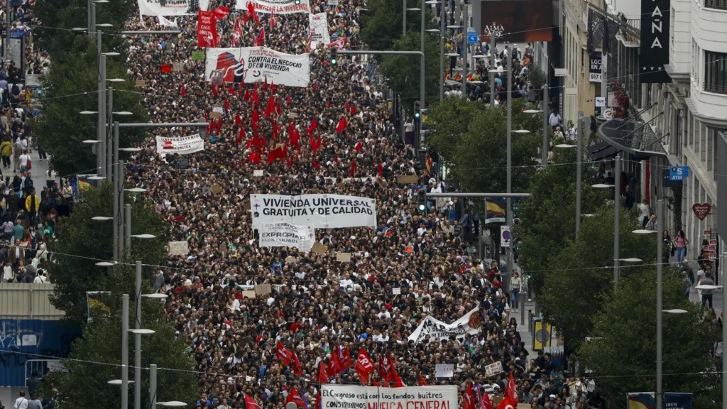 Ισπανία: Μαζικές διαδηλώσεις για το στεγαστικό, μετά την απόρριψη των κυβερνητικών μέτρων