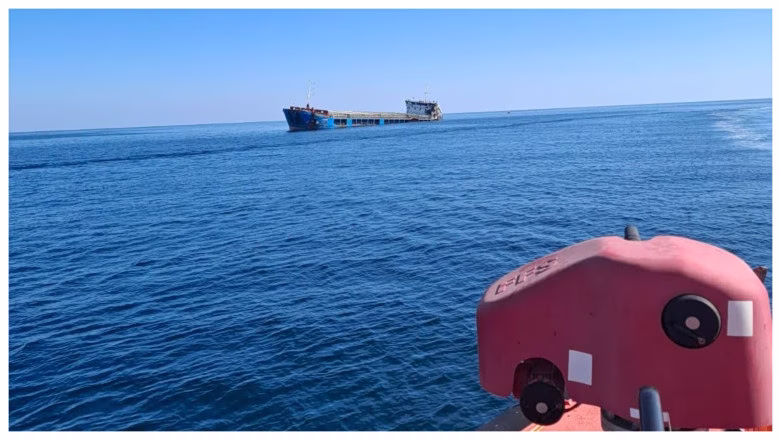 Δεξαμενόπλοίο τυλίχθηκε στις φλόγες στα ρουμανικά χωρικά ύδατα – Οι αρχές υποψιάζονται χτύπημα drone