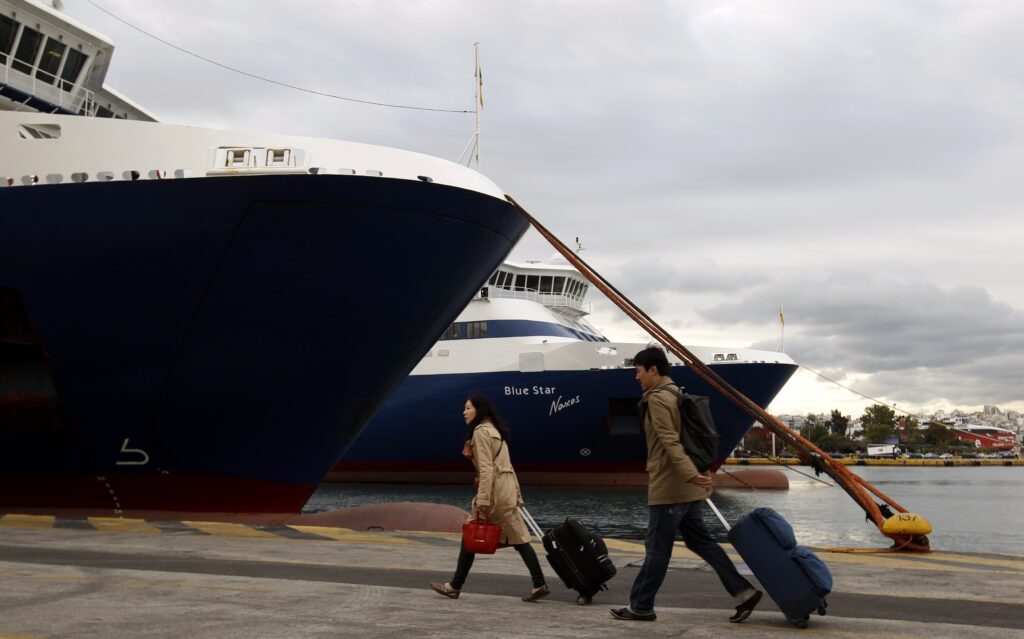 Χωρίς πλοία την Παρασκευή – Απεργία στα λιμάνια για την προστασία των ναυτικών και τα εργασιακά δικαιώματα