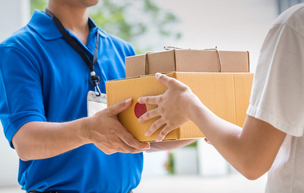 Courier: Φρένο στην κατάργηση των μετρητών στην αντικαταβολή