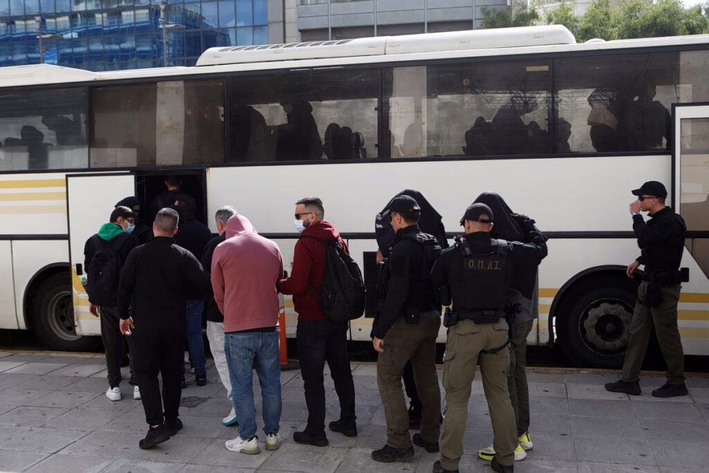 Αποκαλυπτικοί διάλογοι για τα «κεράσματα» στην Pizza Fan – «Μέχρι 40 ευρώ απόδειξη βγαίνει κέρασμα»