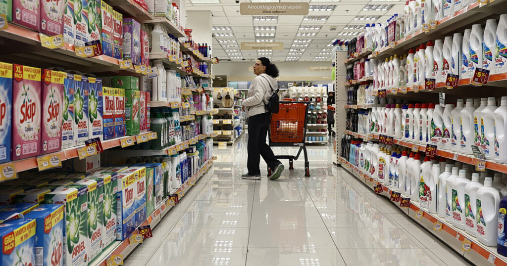 Market Pass 2026: Έρχεται πριν από τα Χριστούγεννα «μποναμάς» έως και 1000 ευρώ – Πού και πώς θα ψωνίζουν οι δικαιούχοι