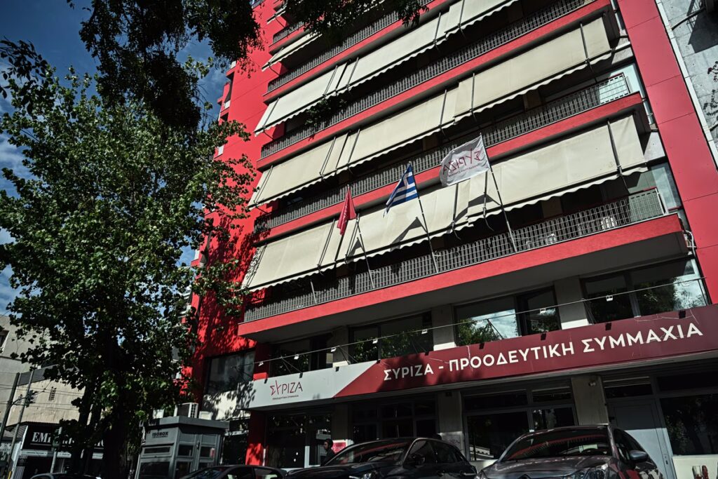 Ο ΣΥΡΙΖΑ ζητά την παραίτηση του «εθελοντή» διευθυντή του γραφείου Μητσοτάκη στη Βουλή ή άμεση δημοσίευση του διορισμού του