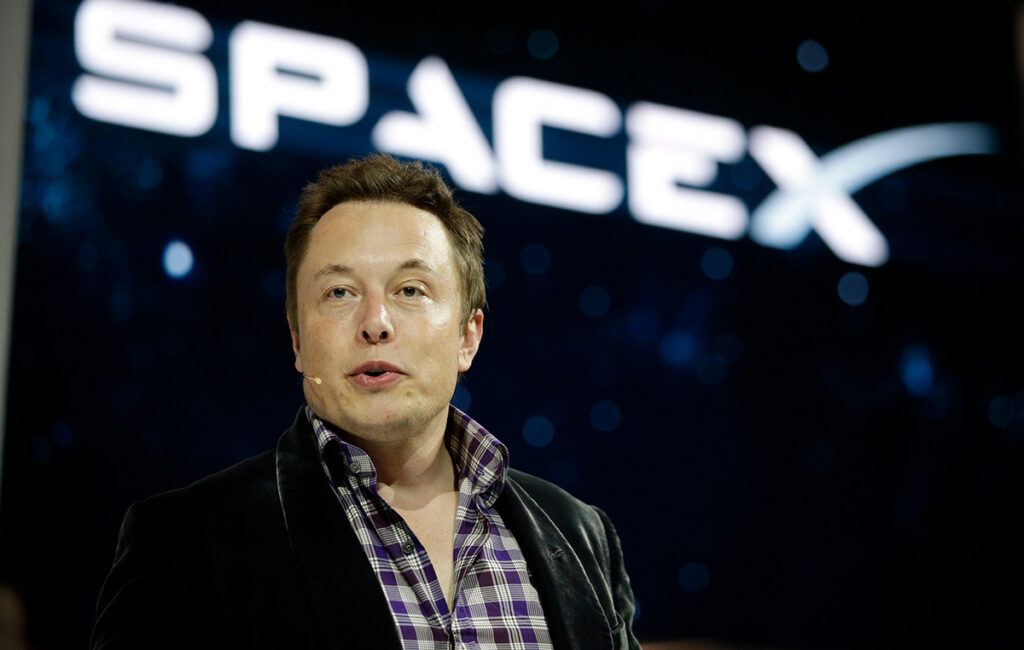 Ο Έλον Μασκ εξετάζει τη συγχώνευση Tesla και SpaceX σε ένα επιχειρηματικό μεγαθήριο αξίας 3,5 τρισ. δολαρίων