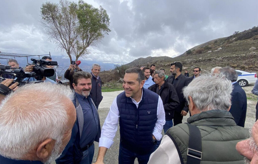 Τσίπρας: «Οι φραπέδες και οι χασάπηδες είναι στα καφέ του Κολωνακίου» – «Η Κρήτη δεν είναι τόπος διαφθοράς»