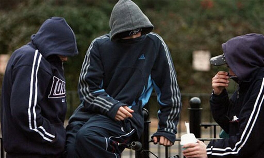 Καλαμαριά: Xειροπέδες σε τρεις ανήλικους – Κατηγορούνται ότι λήστεψαν 15χρονο και 12χρονο