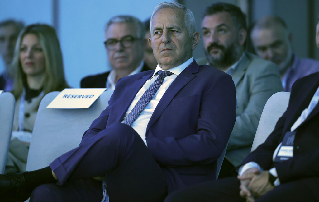 Την ένταξη του Ευάγγελου Αποστολάκη στο ΠΑΣΟΚ θα ανακοινώσει αύριο Δευτέρα στις 12.00 ο Νίκος Ανδρουλάκης