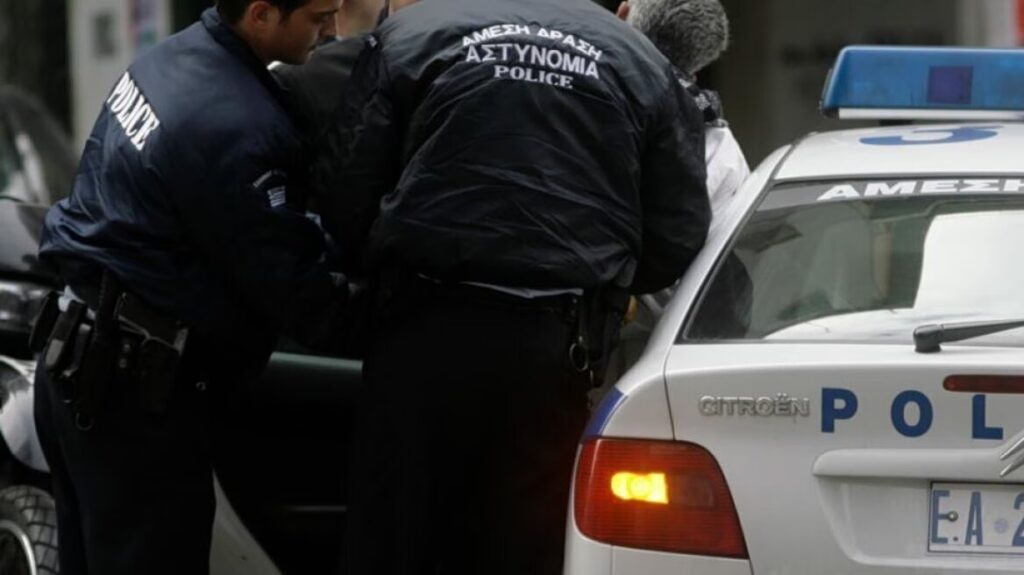 Συνελήφθη στη Νέα Μάκρη 25χρονος για αρπαγή και βιασμό ανήλικης