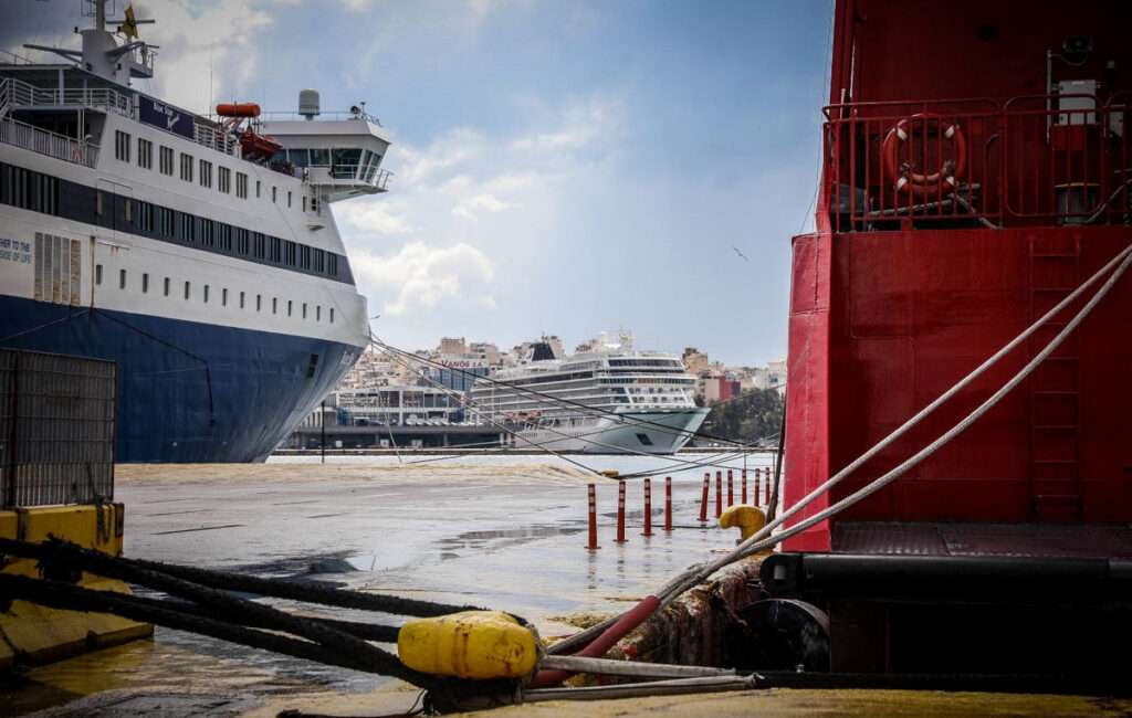Απεργούν αύριο τρία ναυτεργατικά σωματεία – Σε ποια λιμάνια θα μείνουν δεμένα τα πλοία