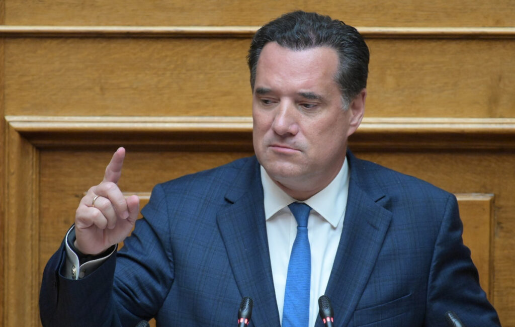 Ά. Γεωργιάδης κατά Α. Τσίπρα για το σύνθημα της ΔΑΠ και τις «άναρθρες κραυγές»: Τσάμπα τα λεφτά για το rebranding