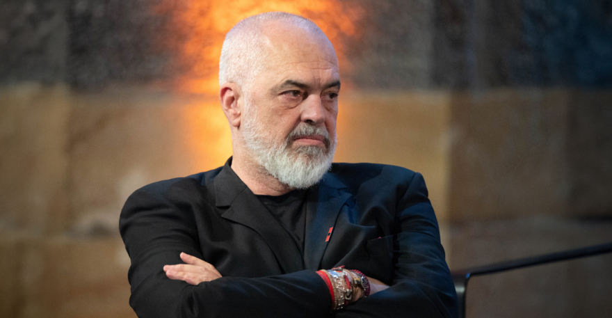 Αλβανία: Η οργή των νέων, οι ταραχές, οι απειλές Ράμα για αποβολές και απολύσεις και το σενάριο πρόωρων εκλογών