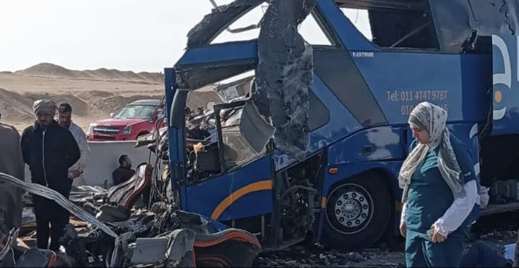 Αίγυπτος: Σύγκρουση τουριστικού λεωφορείου με φορτηγό – 13 νεκροί και 34 τραυματίες