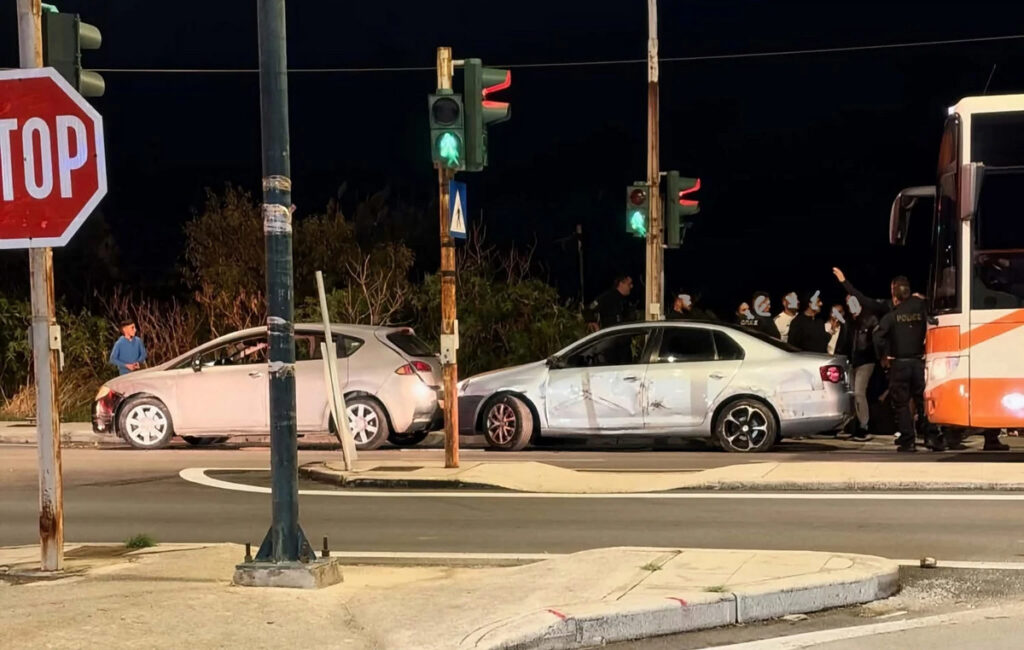 Χαμός στη Ρόδο: Δεκάδες Ρομά συνεπλάκησαν στη μέση του δρόμου με ρόπαλα και πέτρες