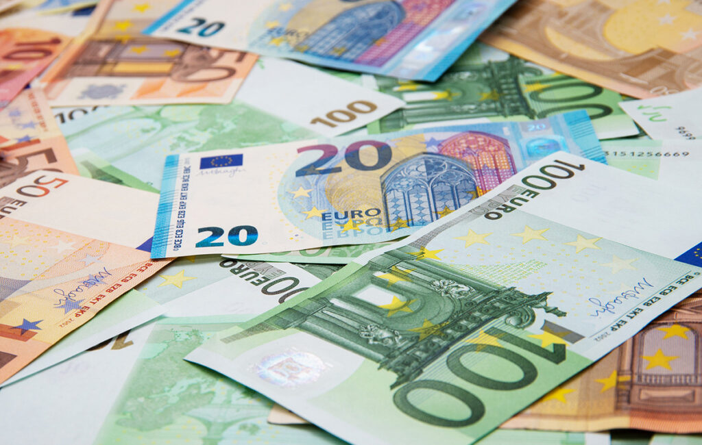 ΟΠΕΚΑ: Καταβάλλονται αύριο 187.722.460,23 ευρώ σε 587.789 δικαιούχους