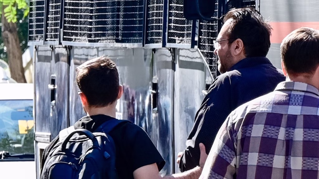 Διατάχθηκε έρευνα και για φοροδιαφυγή σε βάρος του Φίλιππου Καμπούρη και της συζύγου του