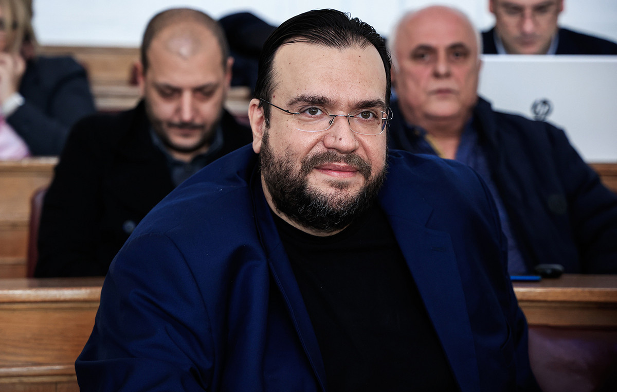 Οι σοβαρές καταγγελίες για τον Φίλιππο Καμπούρη – Οι αποκαλυπτικοί διάλογοι, οι 29 εταιρείες και ο ρόλος του «αχυράνθρωπου»