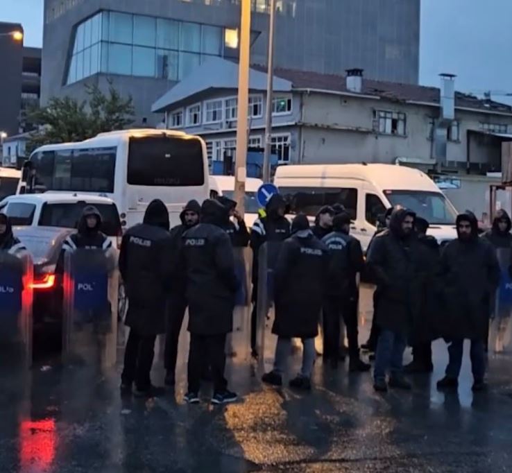 Τουρκία: Έφοδος στη αστυνομίας στο αντιπολιτευόμενο Halk TV – Σταμάτησε η ζωντανή μετάδοση
