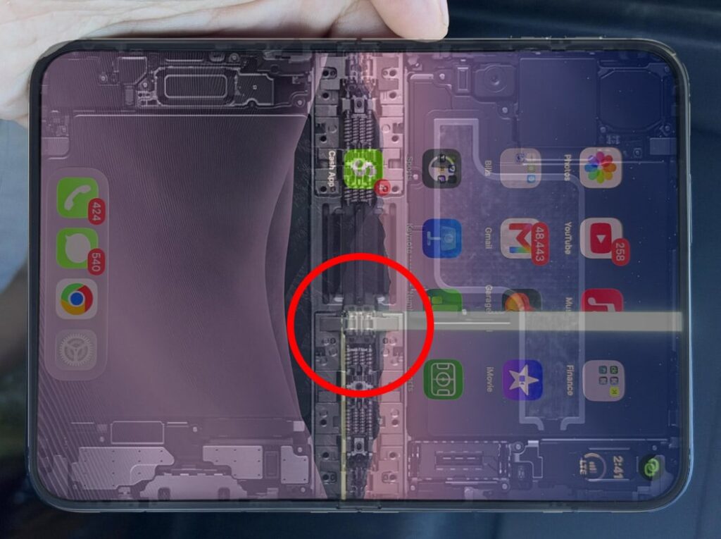 iPhone Duo: Η Apple παραδέχεται ότι ραγίζει η εσωτερική οθόνη σε «μικρό αριθμό» συσκευών