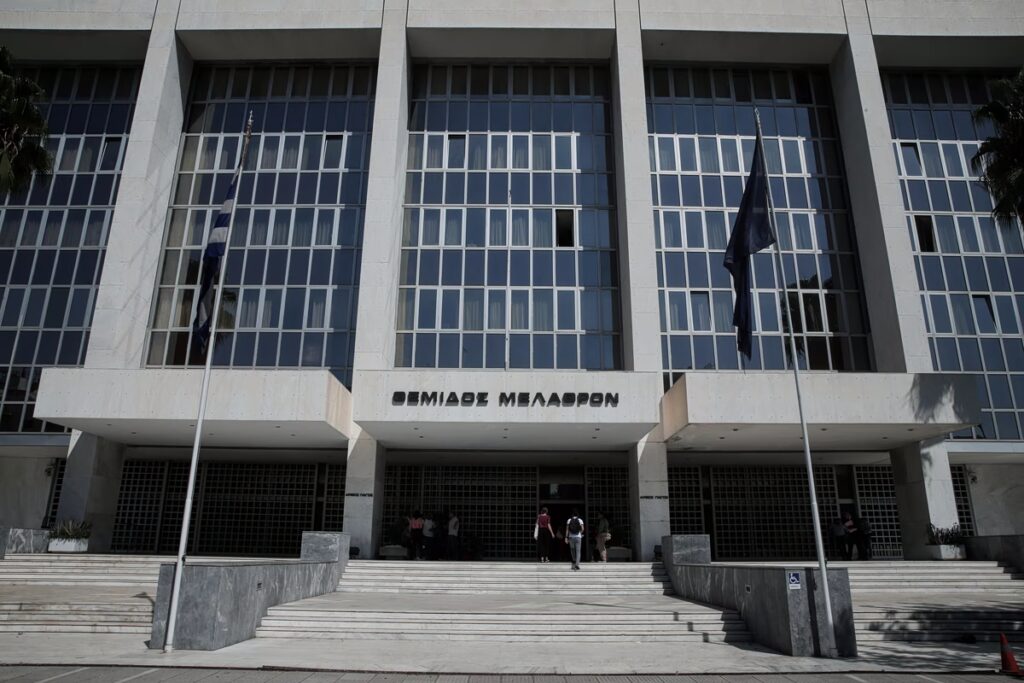 Πόλεμος στη Δικαιοσύνη για το άρθρο Φλωρίδη: «Πυρά» της Ένωσης Δικαστών για την υπόθεση με τον γιο υπουργού