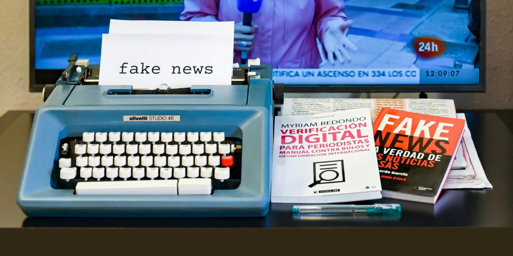 H EE απέσυρε την αιγίδα της από εκδήλωση για την παραπληροφόρηση, ως λογοκρισία υπέρ των ΗΠΑ