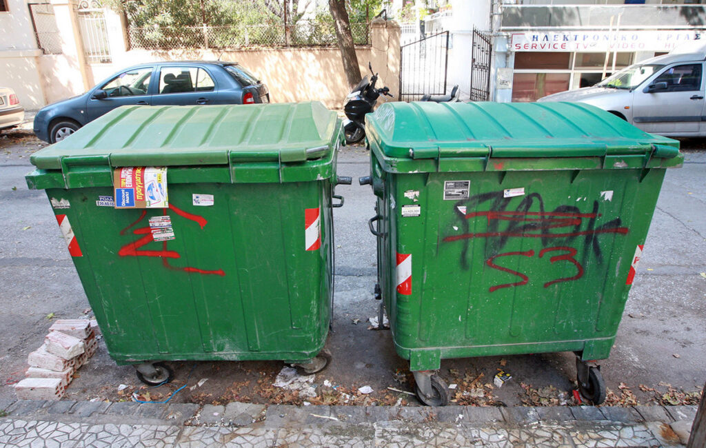 Εντοπίστηκε δοχείο με επικίνδυνο υλικό σε κάδο απορριμμάτων στον Άγιο Δημήτριο – Ολοκληρώθηκε η επιχείρηση ανάσυρσής του