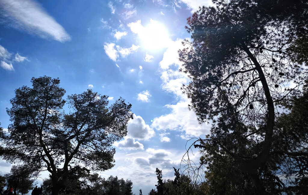 «Σχεδόν καλοκαιρινός» ο καιρός των επόμενων ημερών, πού θα δούμε 30άρια – Πότε επιστρέφει το φθινόπωρο