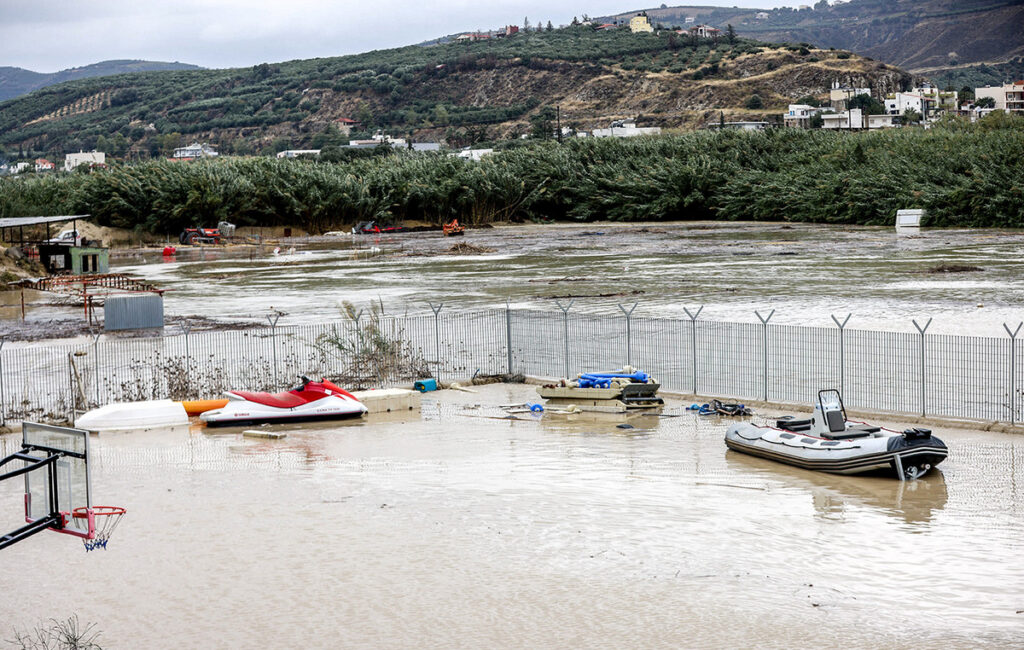 Σε ισχύ το έκτακτο δελτίο επικίνδυνων φαινομένων: Πρόσκαιρη ύφεση και νέα έντονη επιδείνωση από την Παρασκευή, στο επίκεντρο η Κρήτη