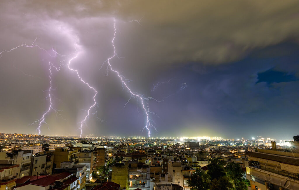 Αλλάζει ξανά ο καιρός: Πότε έρχονται οι βροχές στην Αττική και οι βοριάδες έως 8 μποφόρ