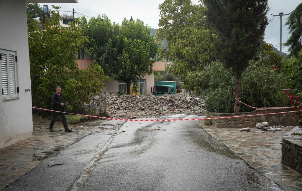 «Παγώνουν» πλειστηριασμοί, φόροι και ασφαλιστικές υποχρεώσεις για τους πληγέντες της κακοκαιρίας στην Κρήτη – Αύριο οι ανακοινώσεις