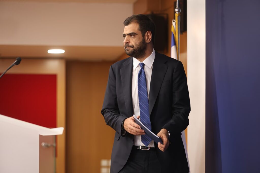 Ο Μαρινάκης για να επιτεθεί στον Τσίπρα ξαφνικά ξεχνά τα περί «προδοσίας της δεξιάς παράταξης» από τον Καμμένο