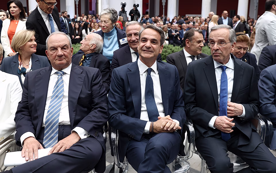 Νέα παρέμβαση Σαμαρά σήμερα το απόγευμα – Διπλή εμφάνιση μέσα στον Οκτώβριο αναμένεται από Καραμανλή