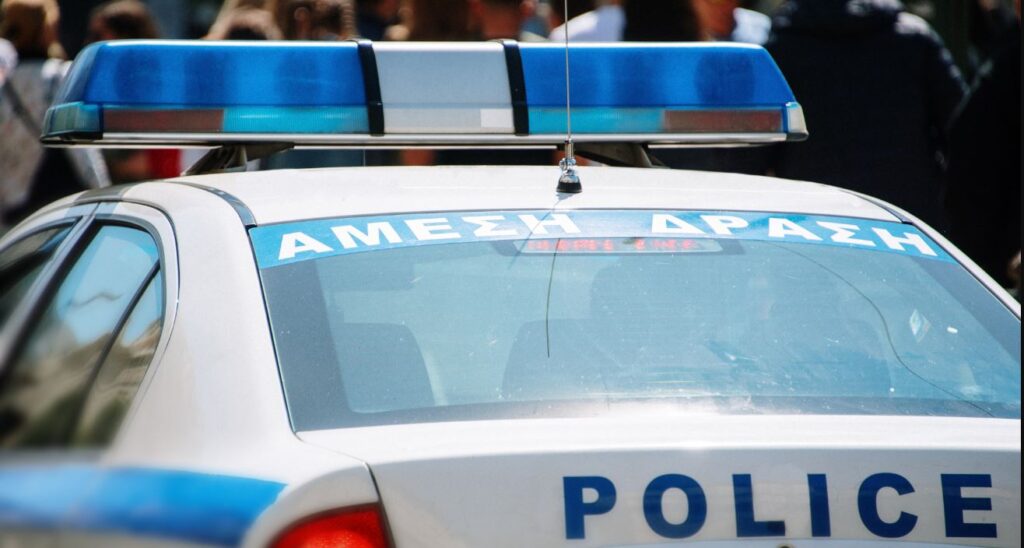 Άρτα: Νήπιο εντοπίστηκε να περιφέρεται μόνο του στον δρόμο – Συνελήφθησαν πατέρας και παππούς