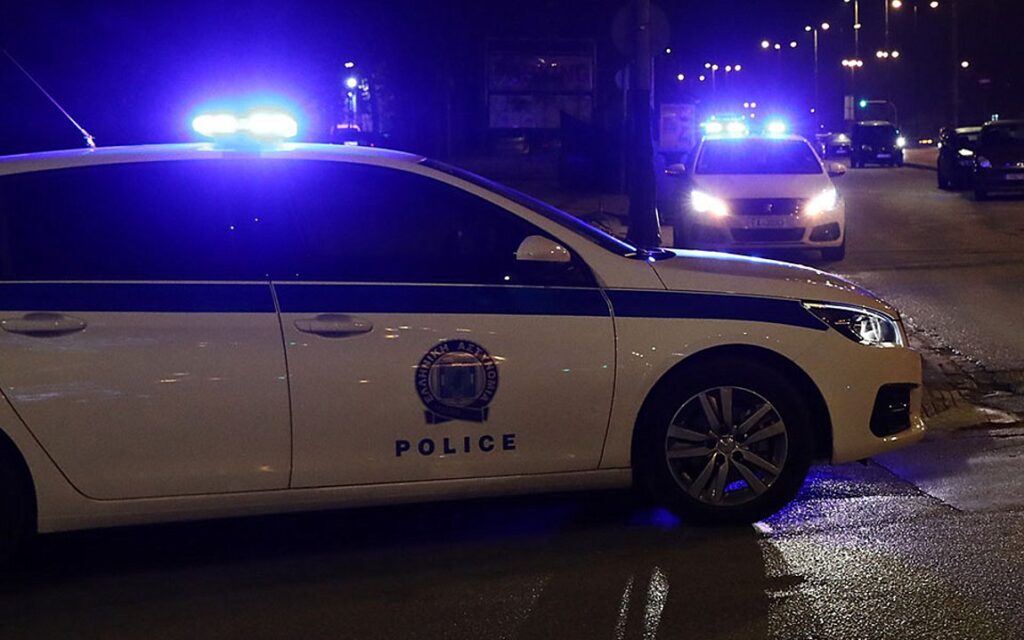 Σοβαρό επεισόδιο ενδοοικογενειακής βίας στο Λαύριο: Εισέβαλε με βαριοπούλα στο σπίτι της πρώην του, μπροστά στα ανήλικα παιδιά τους – Δύο τραυματίες