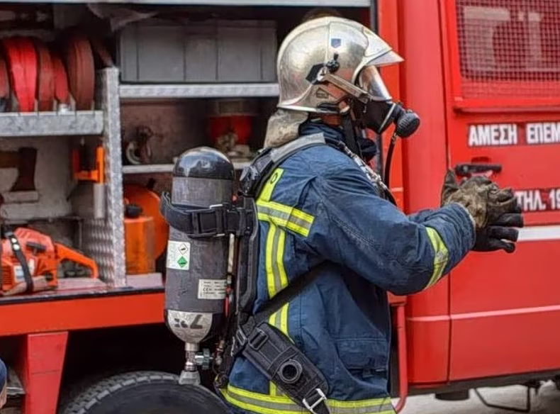 Εμπρηστική επίθεση σε κατάστημα ένδυσης στην Αγία Παρασκευή