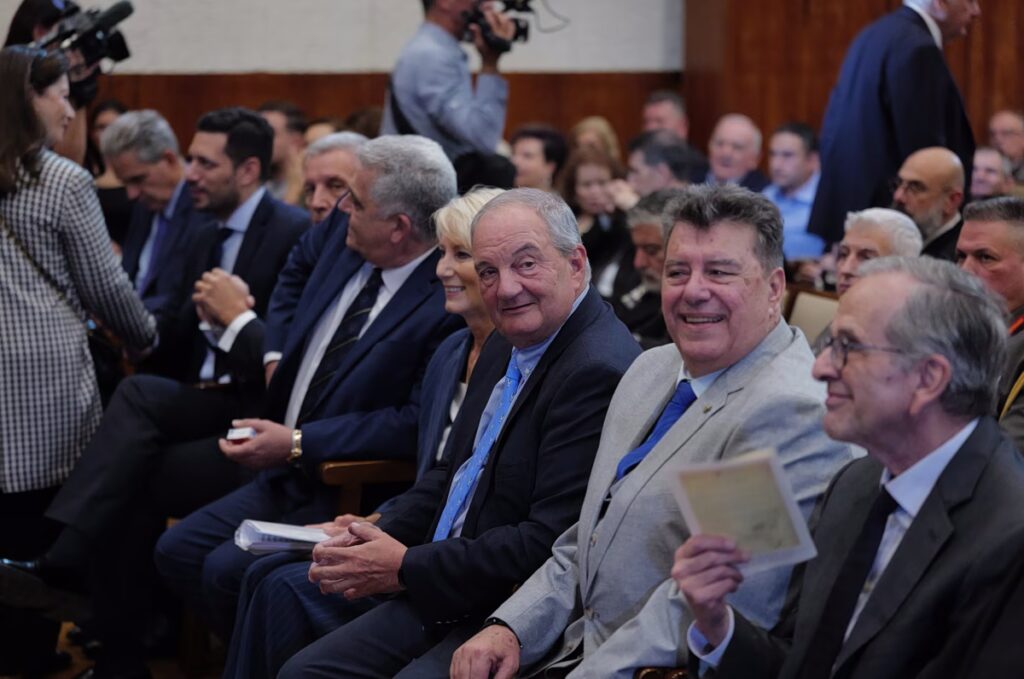 Στο Πολεμικό Μουσείο ο Σαμαράς για την ομιλία Καραμανλή